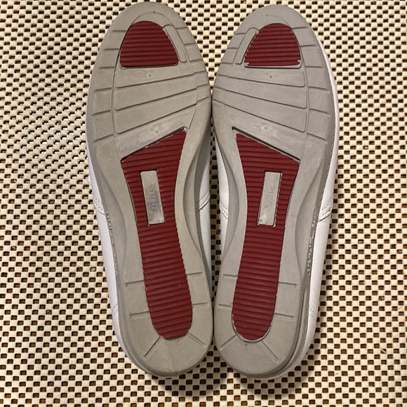 Easy Spirit women’s white leather Motion Lace Up oxford. Size 5.5. - Picture 9 of 9